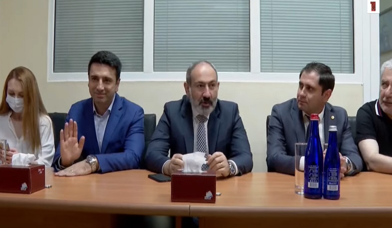 Նիկոլ Փաշինյանը հանդիպում է ՔՊ կուսակցության համակիրների հետ