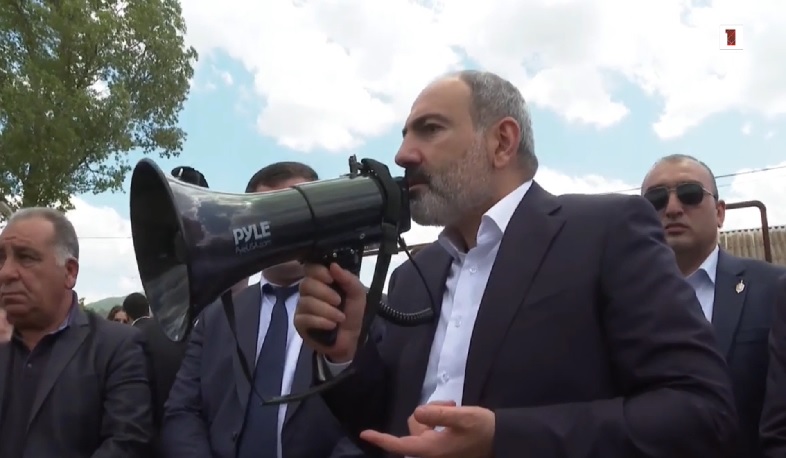 Մենք պետք է ամուր կանգնենք կողք կողքի. Նիկոլ Փաշինյան