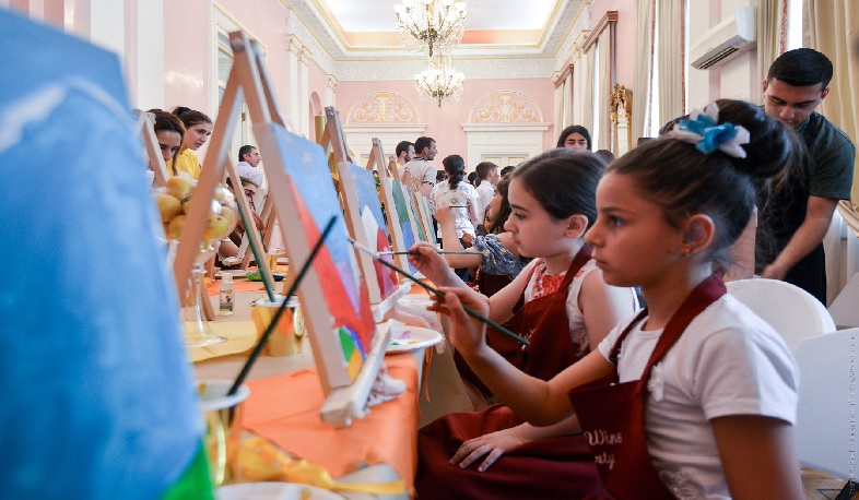 Նախագահական նստավայրում հյուրընկալվել են սահմանամերձ մի շարք համայնքների, արցախցի և գյումրեցի երեխաներ