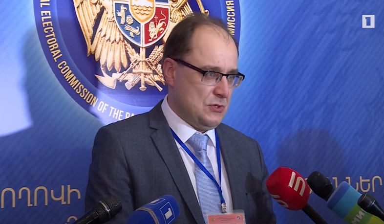 Группа наблюдательной миссии СНГ прибыла в Ереван