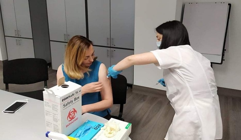 Լենա Նազարյանն ստացել է չինական «ԿորոնաՎակ» պատվաստանյութի երկրորդ դեղաչափը