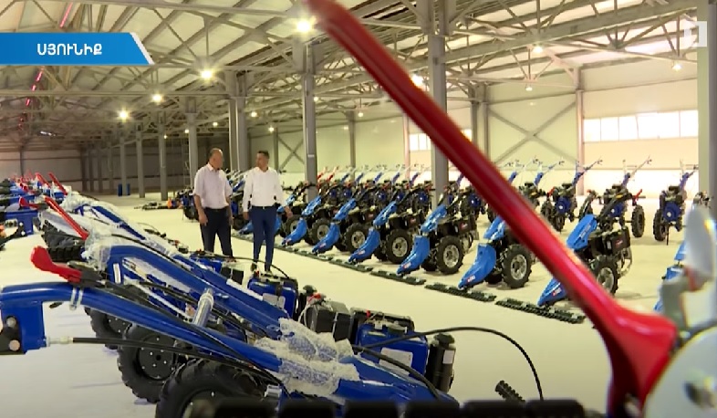 Կառավարությունը 90 մոտոբլոկ ու խոտհնձիչ է տրամադրել Սյունիքի սահմանամերձ գյուղերին