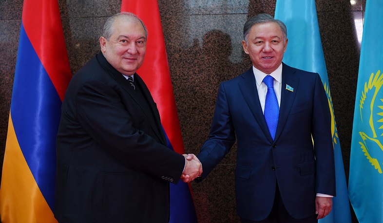 Արմեն Սարգսյանը հանդիպել է Ղազախստանի խորհրդարանի ստորին պալատի նախագահի հետ