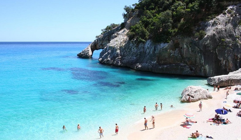 Իտալիայի ծովափերից ավազ, խխունջ գողանալու համար զբոսաշրջիկները տուգանվել են 3000 եվրո