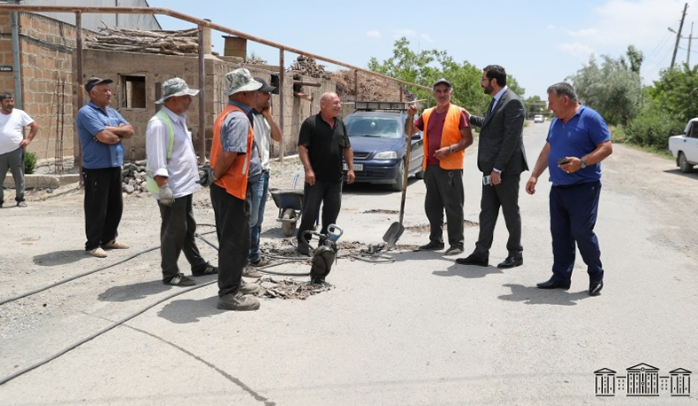 Փշատավան համայնքի ճանապարհի վերանորոգման աշխատանքներն սկսվել են. Ռուստամ Բաքոյանը տեղում հետևել է աշխատանքներին
