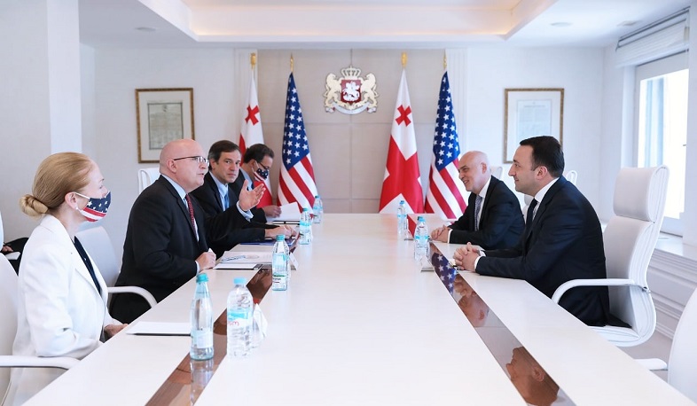 США твердо привержены Грузии по укреплению страны: Филип Рикер