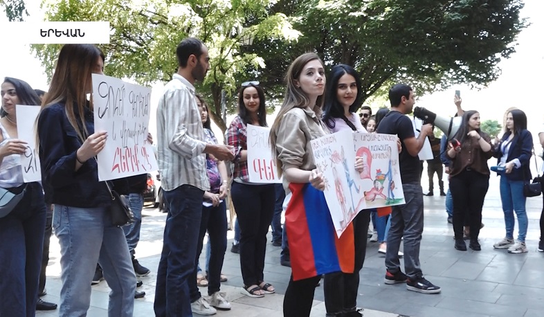 Բողոքի ցույց Կառավարության շենքի դիմաց