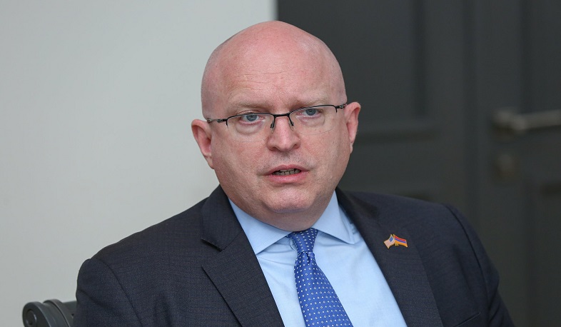 ВС Азербайджана должны вернуться на позиции, занятые по состоянию на 11 мая: Филип Рикер в МИД РА