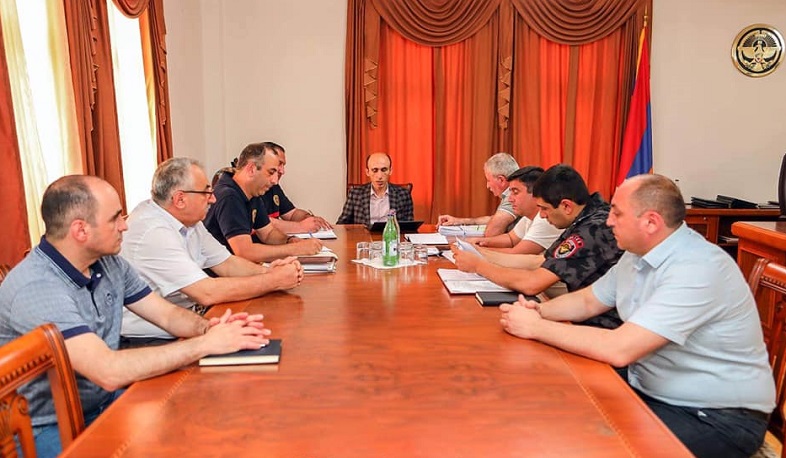 Արտակ Բեգլարյանն աշխատանքային խմբի հետ քննարկել է քաղպաշտպանության ոլորտի հիմնախնդիրները
