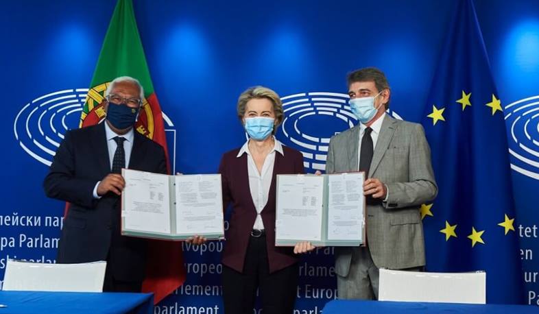 EU Presidents officially sign regulation on EU vaccine passports for travel