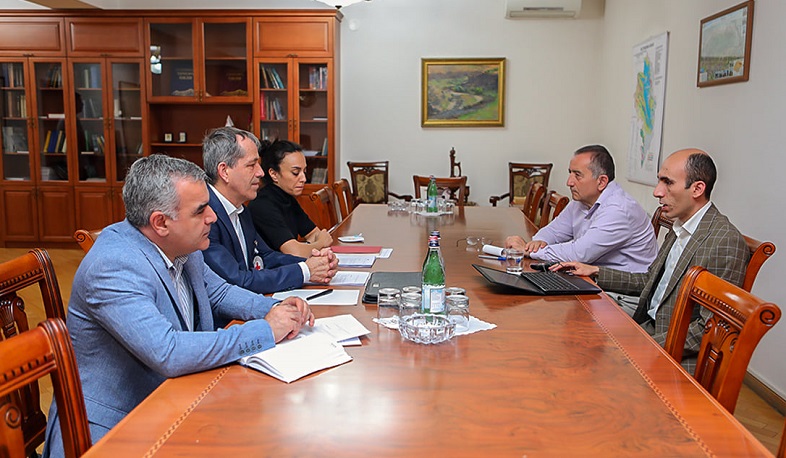 Artsakh’s State Minister, head of ICRC mission discuss humanitarian programs in Artsakh