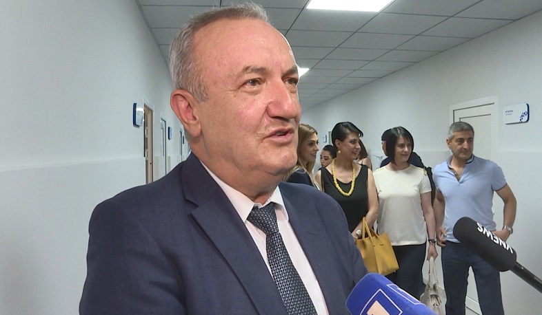 Կրթական հաստատությունները զերծ են քաղաքական գործընթացներից. Վահրամ Դումանյան