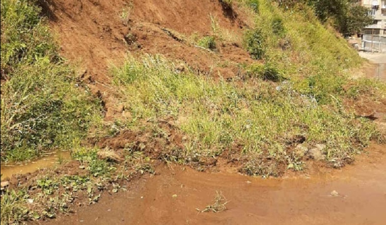 Երևան-հայ-իրանական սահման ճանապարհի 330+510-րդ կմ-ը հողային զանգվածի փլվածքի պատճառով միակողմանի փակ է