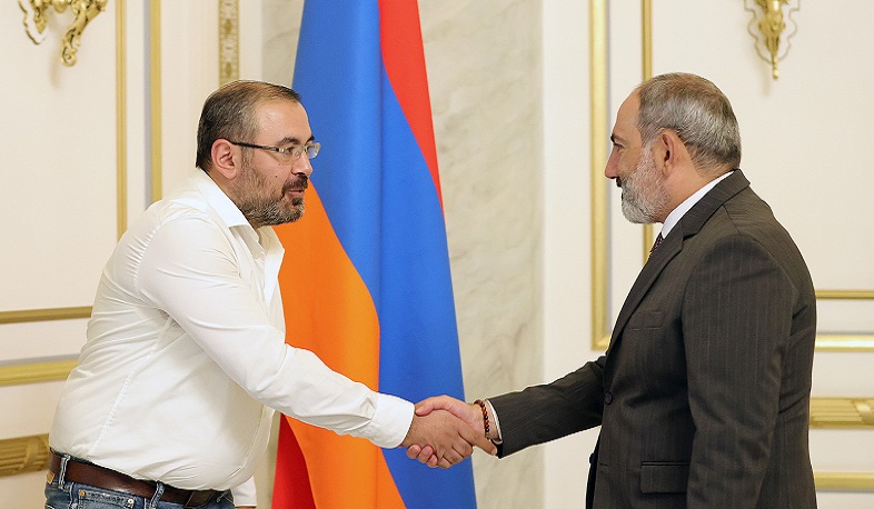 Նիկոլ Փաշինյանը հանդիպել է «Քաղաքացու որոշում» կուսակցության գործադիր մարմնի անդամ Սուրեն Սահակյանին