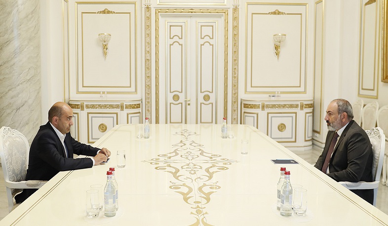 Արտախորհրդարանական քաղաքական ուժերի հետ խորհրդակցությունների շրջանակում Նիկոլ Փաշինյանը հանդիպել է Էդմոն Մարուքյանի հետ