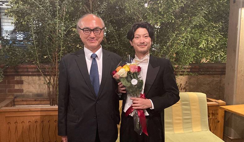 ՀՀ-ում Ճապոնիայի դեսպանը հանդիպել է Արամ Խաչատրյանի մրցույթի մրցանակակիր Դեգուչի Դայչիի հետ
