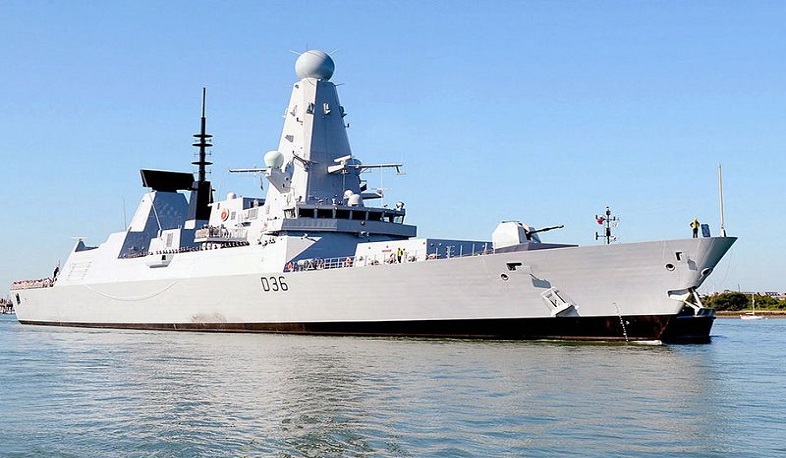 В порт Батуми вошел эсминец Defender