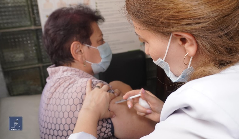 Տարեցների խնամքի կենտրոններում ընթանում են կորոնավիրուսի դեմ պատվաստումներ