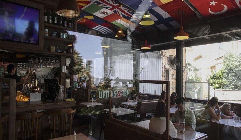 Թուրքիան իսրայելցի զբոսաշրջիկին արտաքսել է թուրքական թղթադրամով քիթը մաքրելու համար