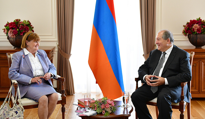 Արմեն Սարգսյանը ծննդյան օրվա առթիվ շնորհավորել է բարոնուհի Քերոլայն Քոքսին