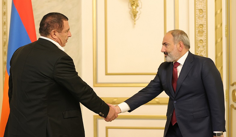 Նիկոլ Փաշինյանը հանդիպել է Գագիկ Ծառուկյանին