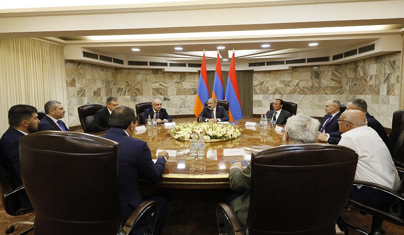 Nikol Pashinyan met with leaders of about a dozen extra-parliamentary political forces
