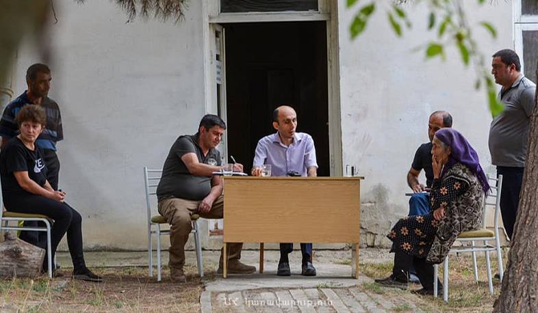 Արցախի պետնախարարը հանդիպումներ է ունեցել Մարտունու շրջանի առաջնագծամերձ որոշ գյուղերում