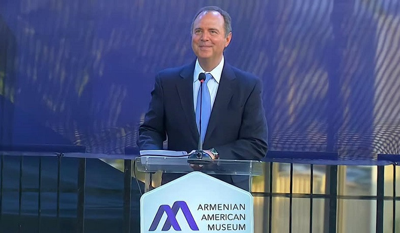 Армяне Америки - важнейшая составляющая нашей нации, они обогащают наши традиции: Адам Шифф