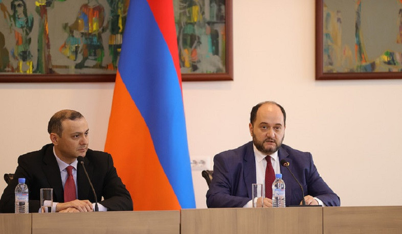 Արայիկ Հարությունյանը ԱԳՆ աշխատակազմին է ներկայացրել նախարարի նորանշանակ առաջին տեղակալ Արմեն Գրիգորյանին