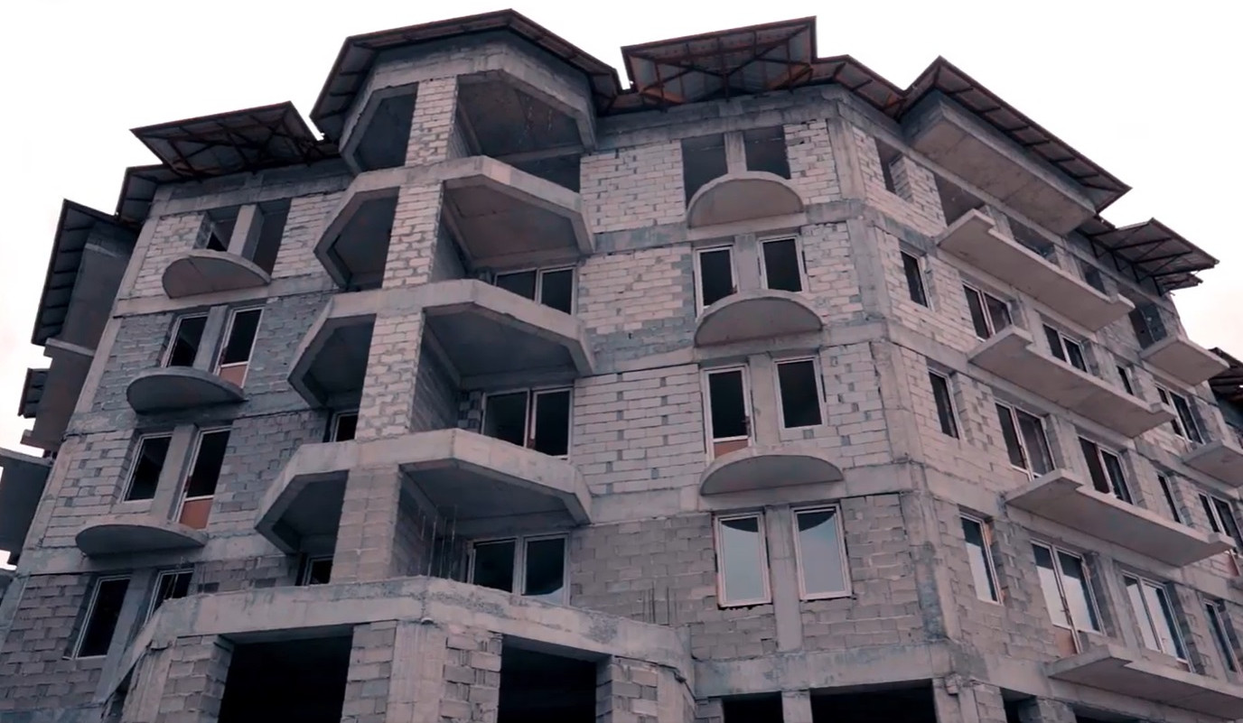 Ստեփանակերտում մեկնարկել է Շուշիից և Հադրութից տեղահանված 153 ընտանիքի համար բնակարանային համալիրի կառուցումը