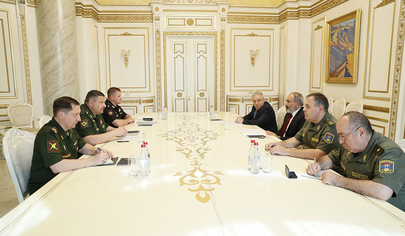 Nikol Pashinyan received Deputy Chief of General Staff of the Russian Armed Forces Sergey Istrakov