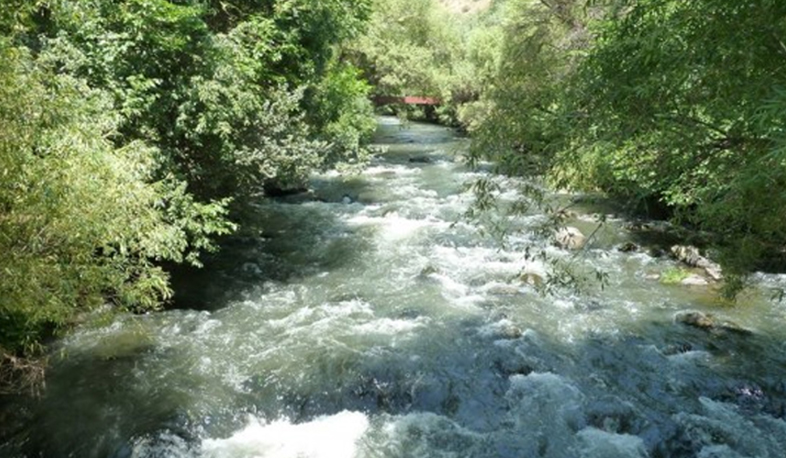 Դիլիջան-Իջևան ավտոճանապարհին մեքենան ընկել է Աղստև գետը