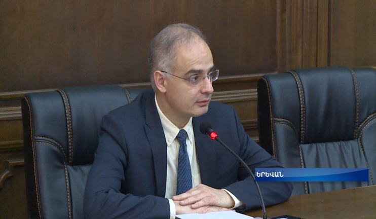 All political forces should unite against external threat