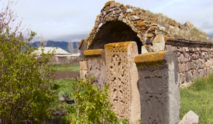 Մենք ենք ու սարերը մեր. Փոքր Մասրիկ