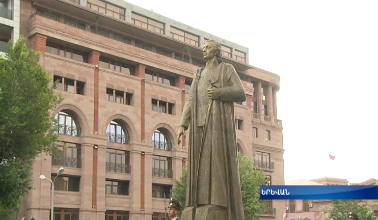 Nzhdeh's bronze statue erected in Yerevan Main Avenue