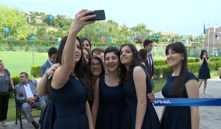 «Այբ» կրթահամալիրում նշում են Վերջին զանգը