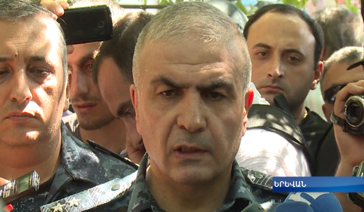 ՀՀ փոխոստիկանապետ Հունան Պողոսյանը պատասխանել է լրագրողների հարցերին