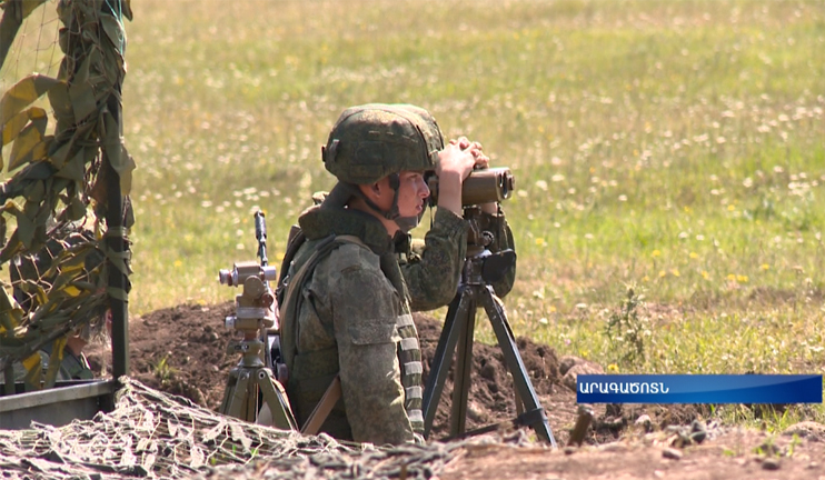 Ռուսական 102-րդ ռազմակայանում զորավարժություններ են