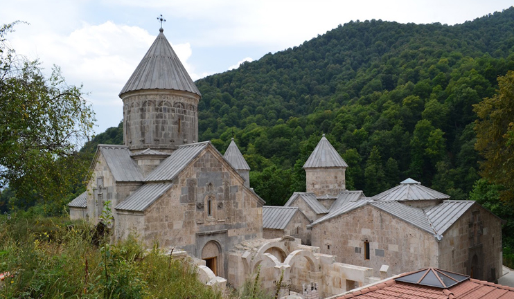 Խոսող կոթողներ. Հաղարծին