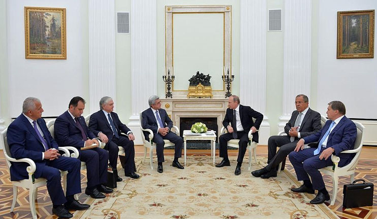 Putin presents Baku meeting results to President Sargsyan