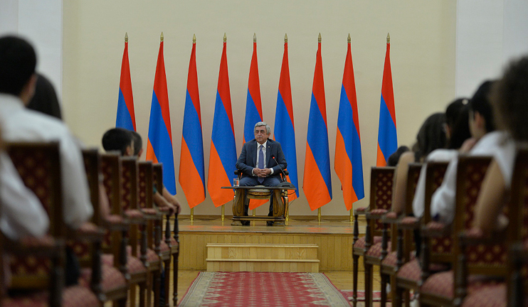 Նախագահը պարգևատրել է բարձր առաջադիմություն ցուցաբերած աշակերտներին