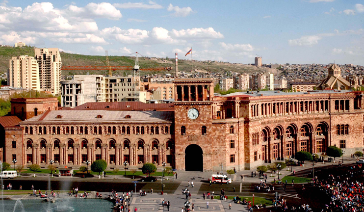 Experts and political forces refer to government changes