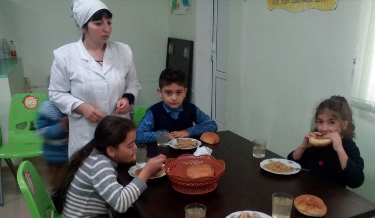 Bon appetit, children: Free school meals program