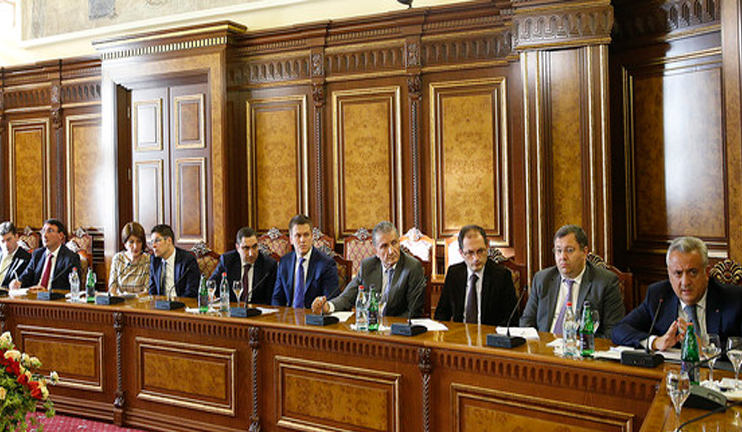 Prime Minister suggests lending to SME