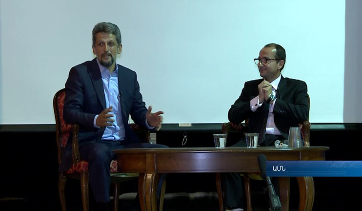 Karo Paylan discusses Turkish issues with Armenian community members in California