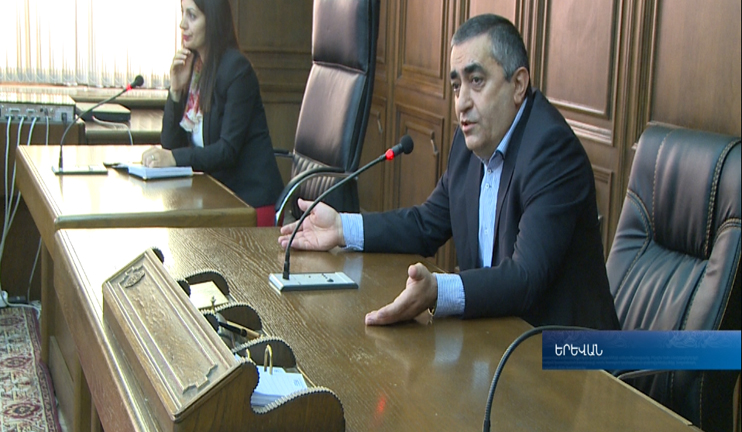 Parliamentary fractions sum up 4-day session