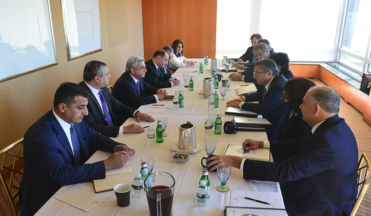 Նախագահ Սարգսյանը ԱՄՆ հայկական համագումարի անդամների հետ քննարկել է Սիրիային աջակցության հարցը