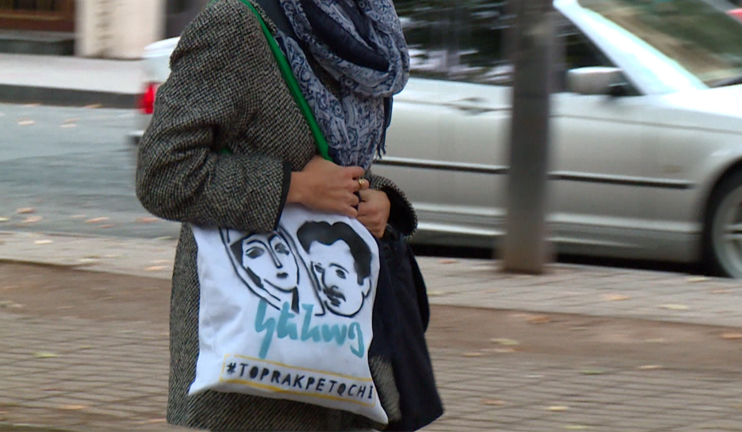 Against plastic bags