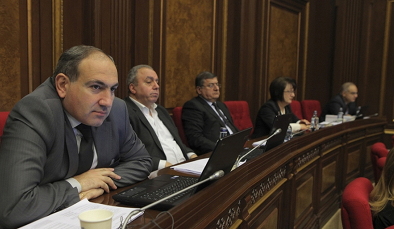 24 deputies vote against draft budget