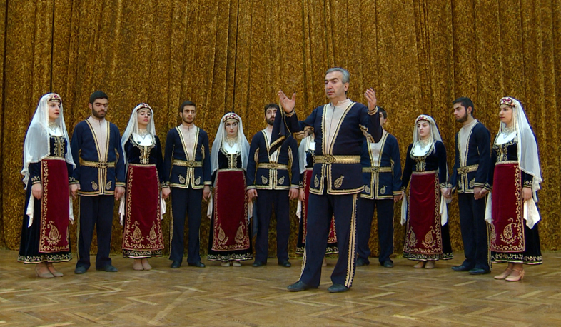 Ուս ուսի. Աստվածածնապար